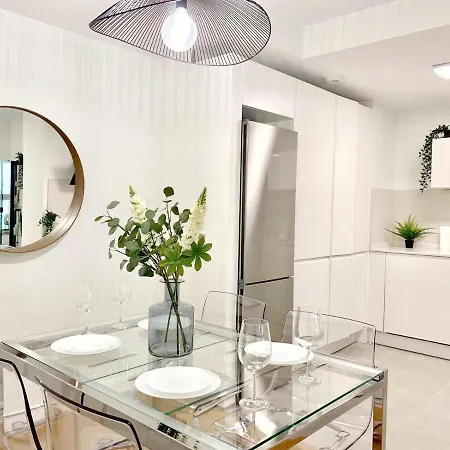 Deluxe Flat W Garage By Wave Ferienhaus *