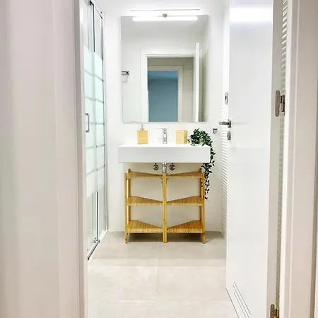 Deluxe Flat W Garage By Wave Ferienhaus